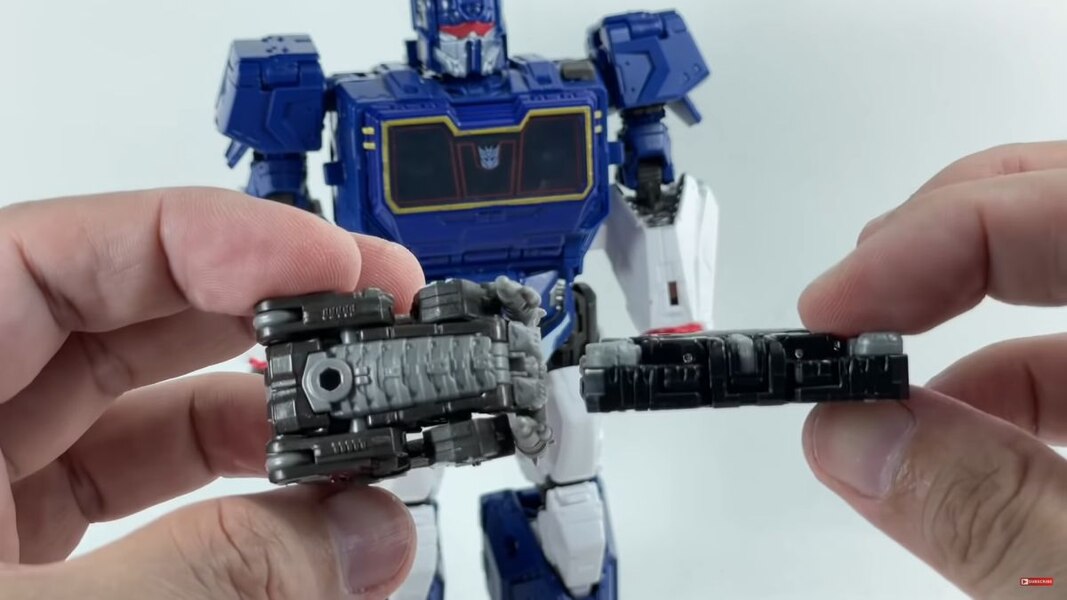 Transformers Studio Series 83 Soundwave & Ravage In Hand Image  (54 of 58)